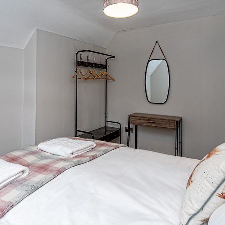 Villa Character Townhouse In Town Centre & Superb Views Dolgellau Esterno foto