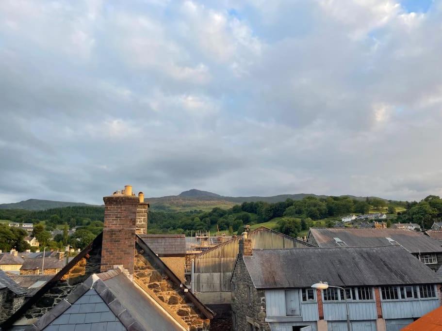 Villa Character Townhouse In Town Centre & Superb Views Dolgellau Esterno foto