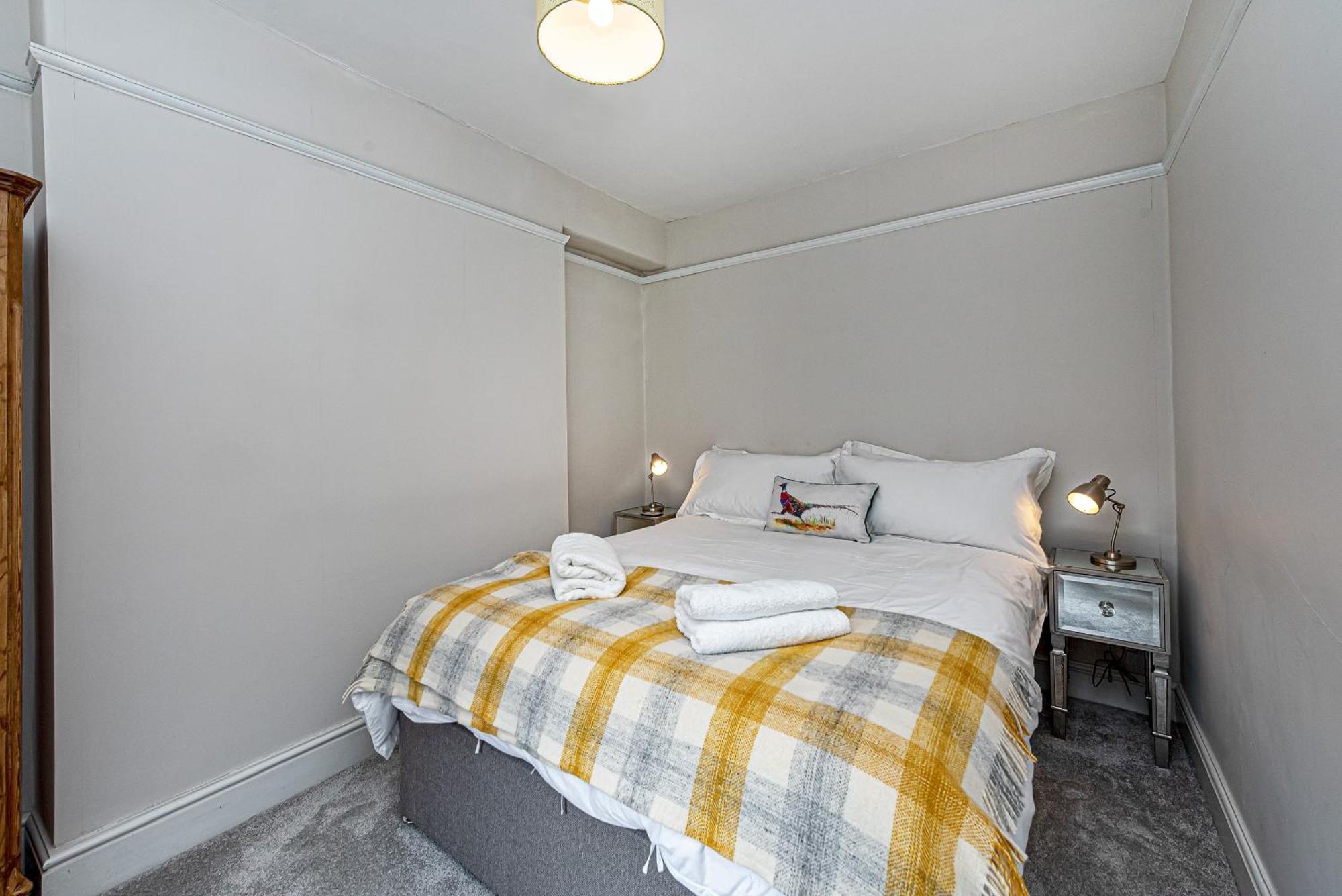 Villa Character Townhouse In Town Centre & Superb Views Dolgellau Esterno foto